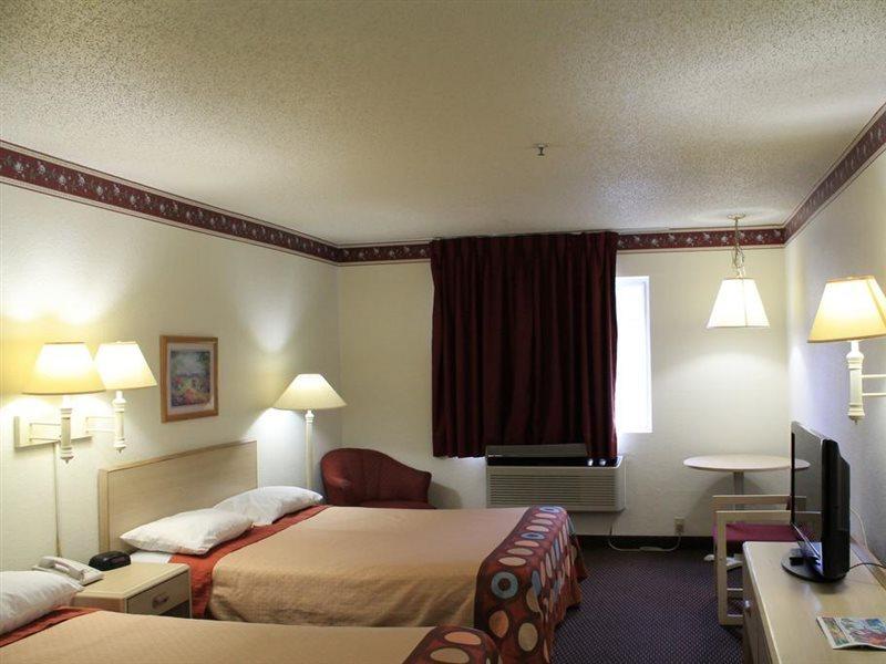 Super 8 By Wyndham San Antonio/Fiesta Hotel Exterior photo